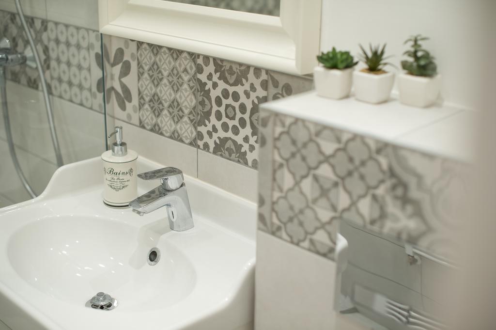 Brody Apartman Eger Bagian luar foto