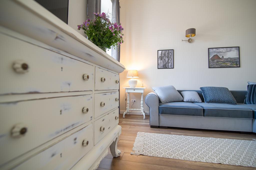 Brody Apartman Eger Bagian luar foto